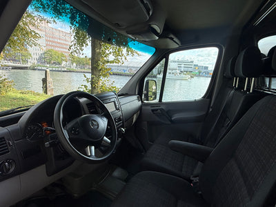 Cabine van de Mercedes Sprinter oprijwagen — foto 2